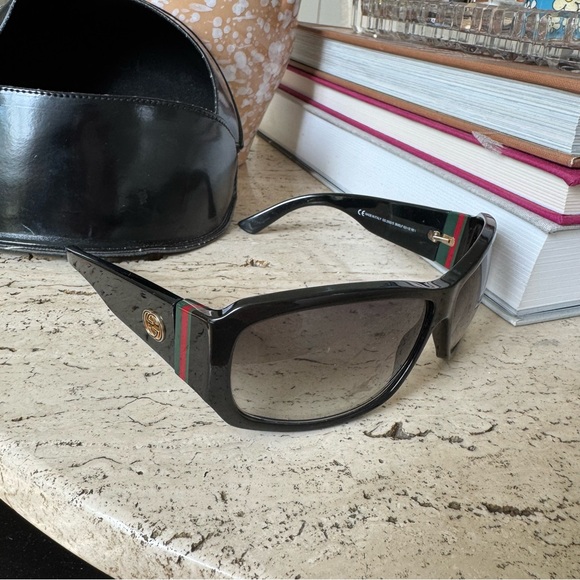 Vintage Gucci Black Sunglasses - Picture 3 of 8